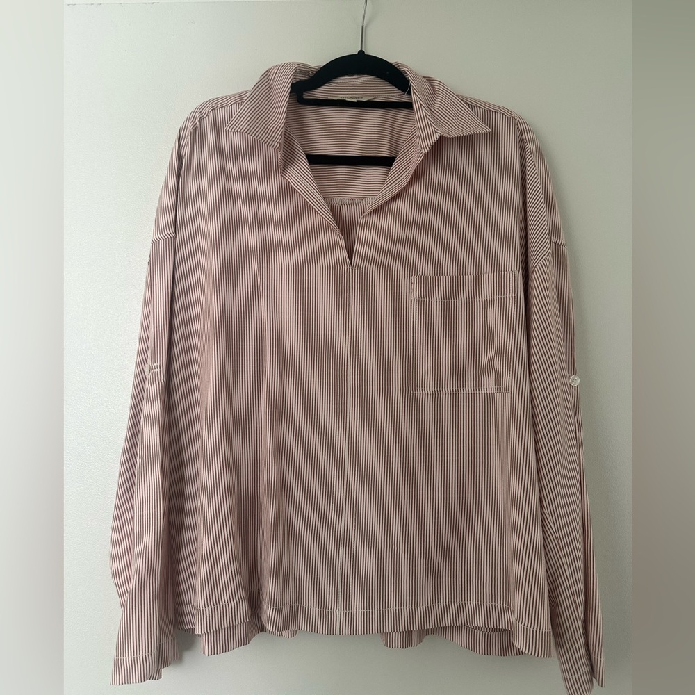 NWOT. MAX STUDIO Dress Shirt. Size: L
